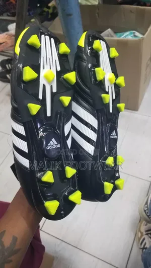 Adidas Adipure 11pro "Core Black / Vivid Yellow "