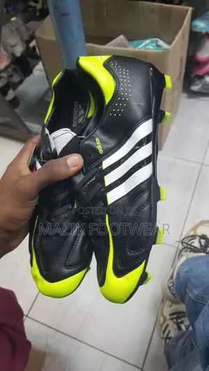 Adidas Adipure 11pro "Core Black / Vivid Yellow "