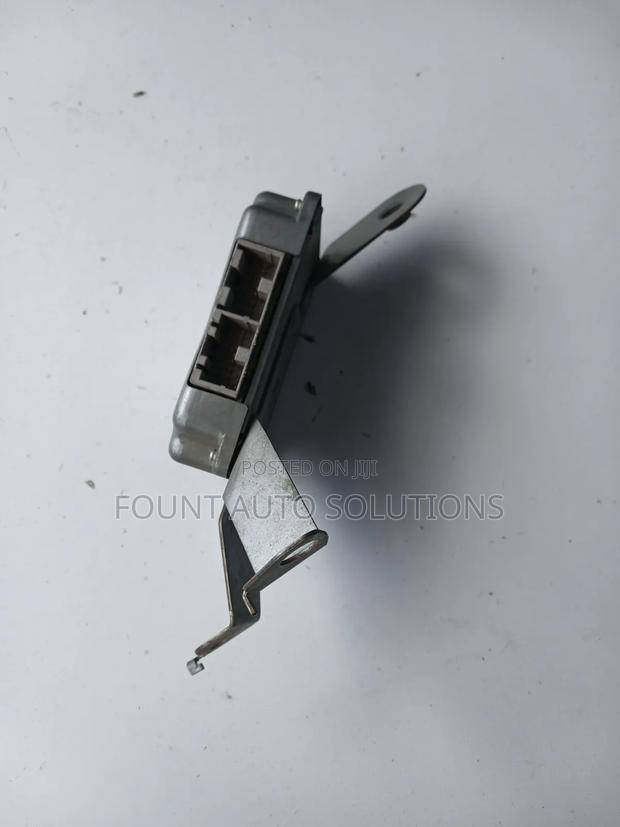 Gear Box Computer Nissan Tiida 2011 - thumbnail 2