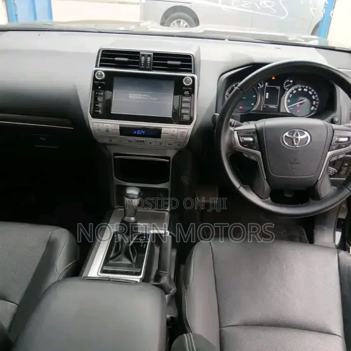Toyota Land Cruiser 2018 Black