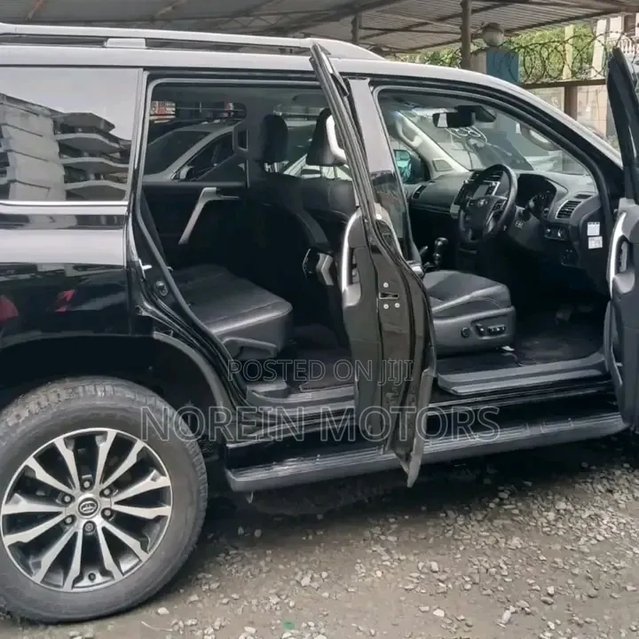 Toyota Land Cruiser 2018 Black