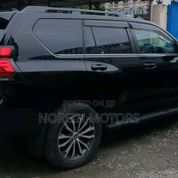 Toyota Land Cruiser 2018 Black
