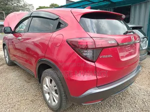 Honda Vezel 2017 Red