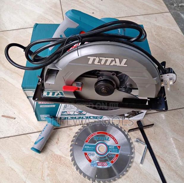 Total Circular Saw /1400 Watts Total Circular Saw