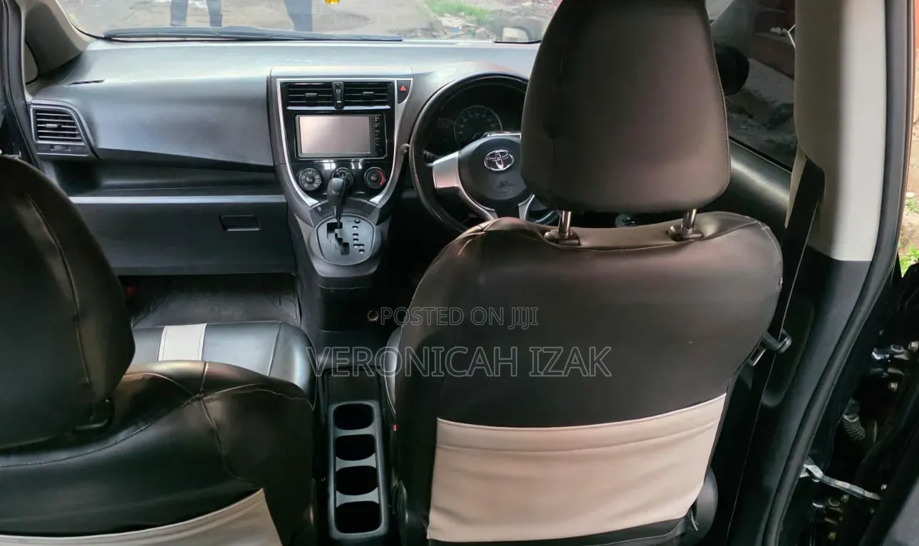 Toyota Ractis 2017 Black