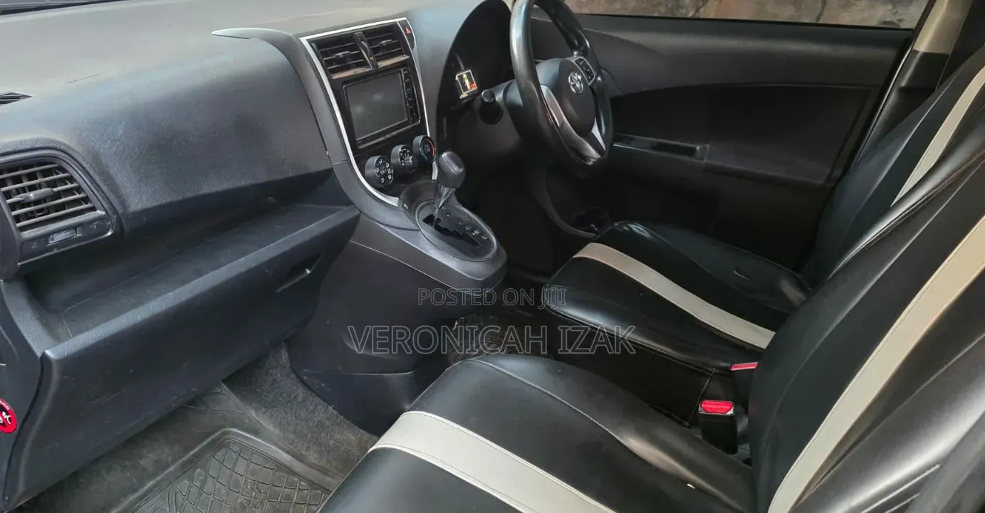 Toyota Ractis 2017 Black