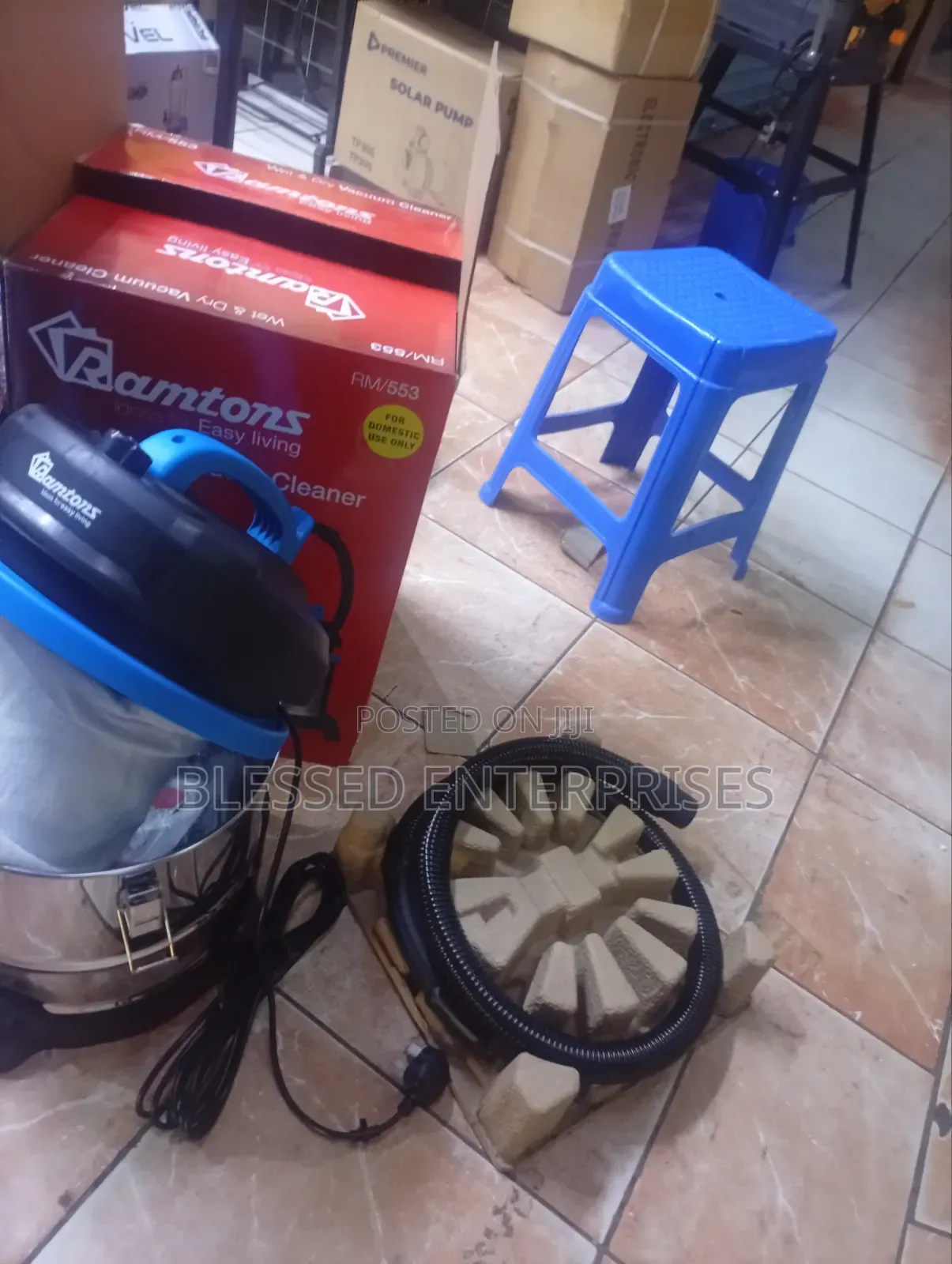 21 Litres Ramtons Vaccum Cleaner With Wet and Dry Option