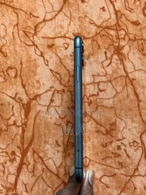 Apple iPhone 11 64 GB Black