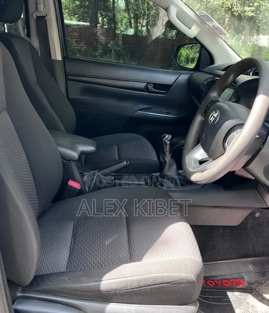 Toyota Hilux 2021 Gray