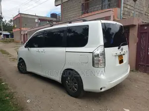 Toyota Voxy 2010 White