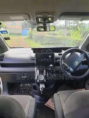 Toyota Voxy 2010 White