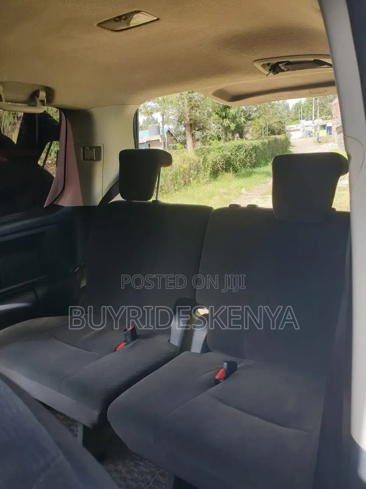 Toyota Voxy 2010 White