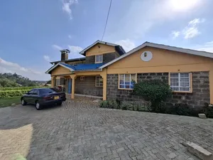 6bdrm Maisonette in Limuru CBD for rent