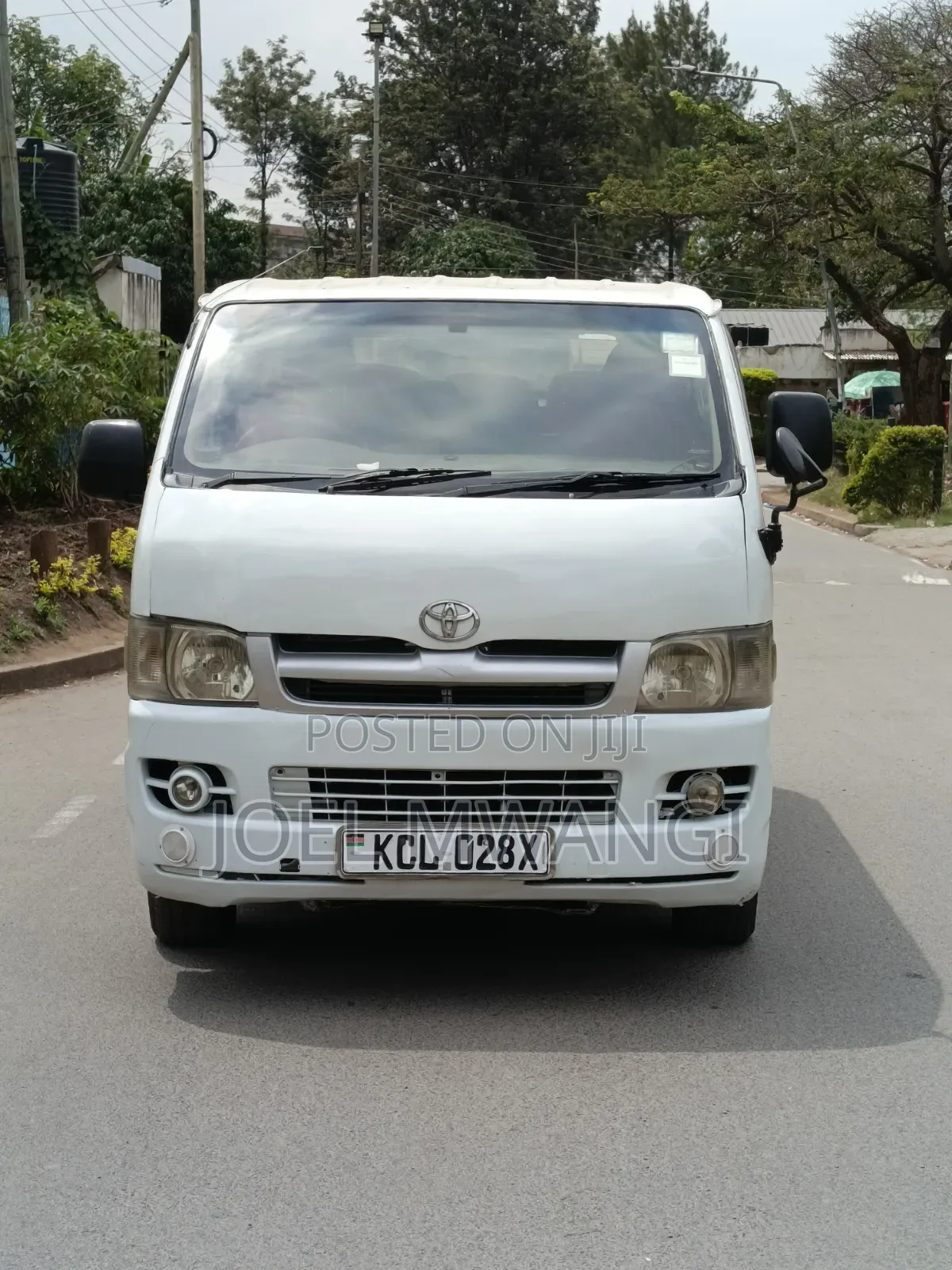 Toyota HiAce 2010 White