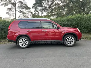 Nissan X-Trail 2.0 Petrol XE 2012 Red