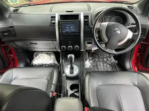 Nissan X-Trail 2.0 Petrol XE 2012 Red