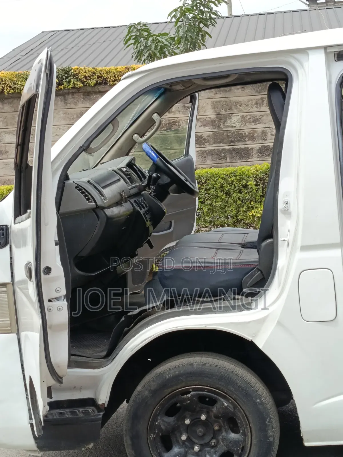 Toyota HiAce 2010 White