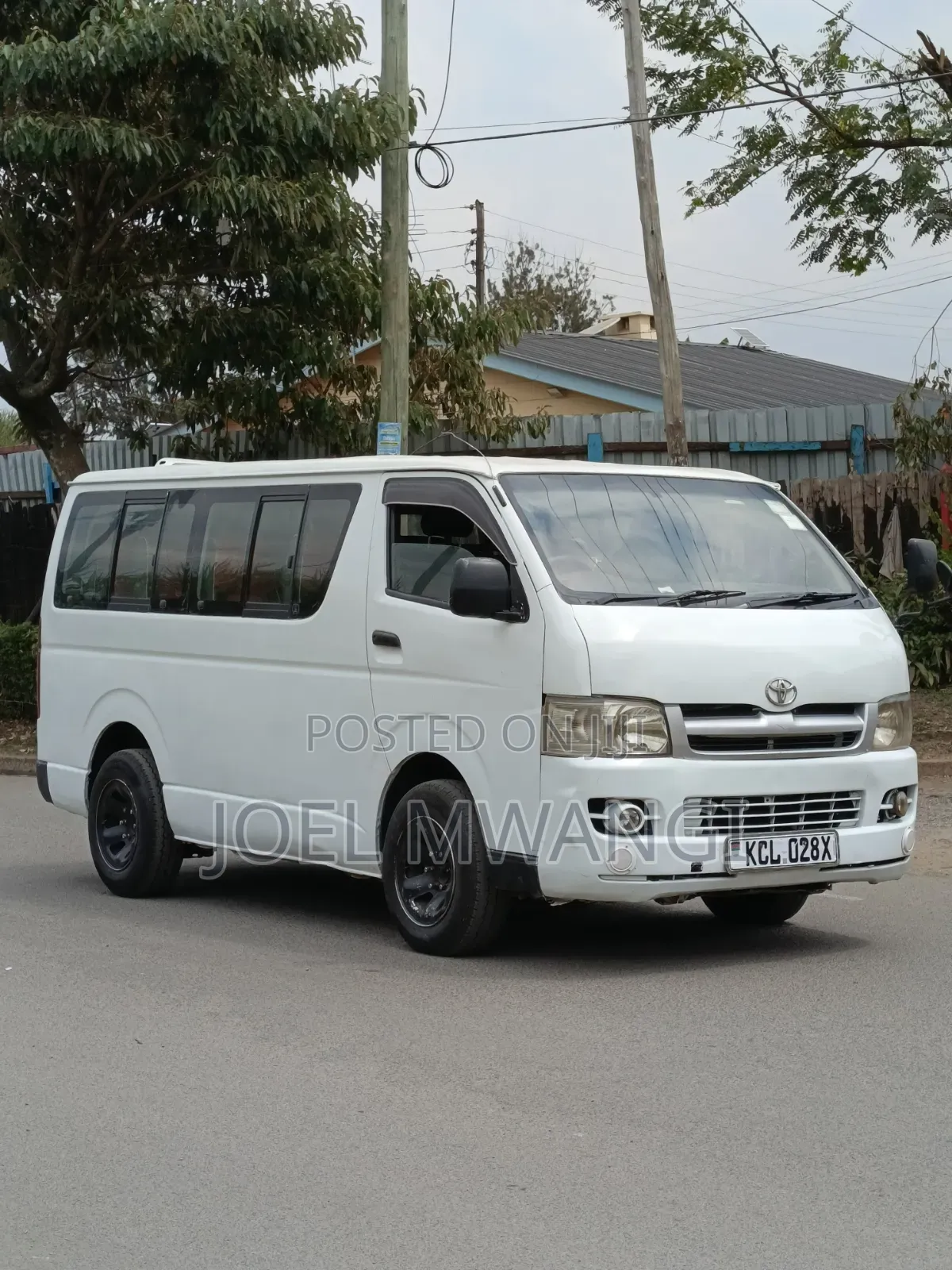 Toyota HiAce 2010 White