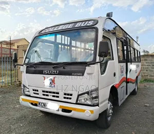 Isuzu NQR 2017 White