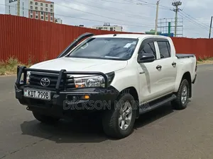 Toyota Hilux 2020 White