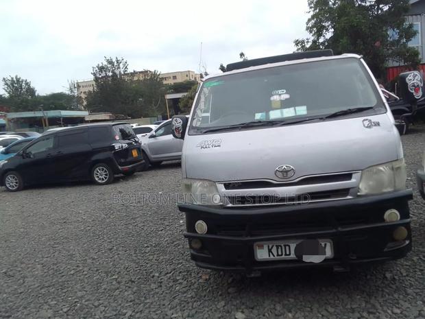Toyota HiAce 2014 Silver
