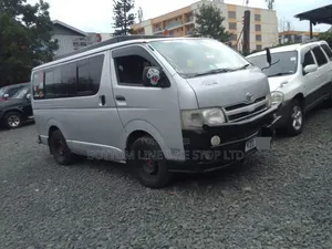 Toyota HiAce 2014 Silver