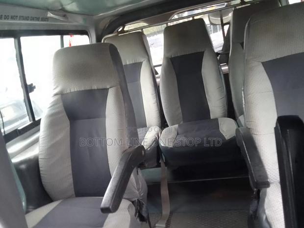Toyota HiAce 2014 Silver - thumbnail 5