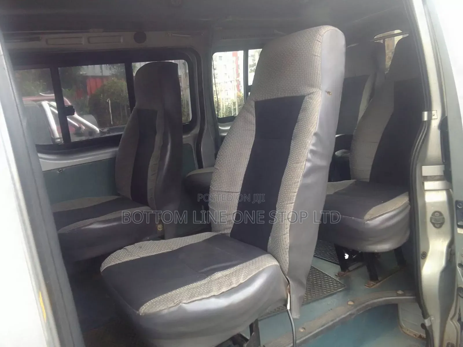 Toyota HiAce 2014 Silver