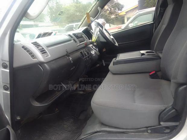 Toyota HiAce 2014 Silver - thumbnail 8