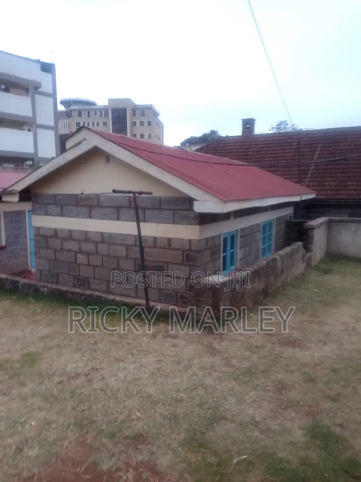 Two Bedroom House Opposite Outspan Hospital, Hotel and Nyeri Golf Club