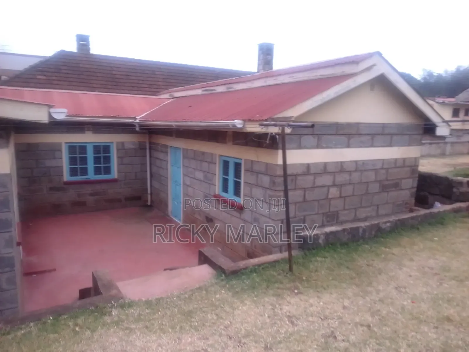 Two Bedroom House Opposite Outspan Hospital, Hotel and Nyeri Golf Club