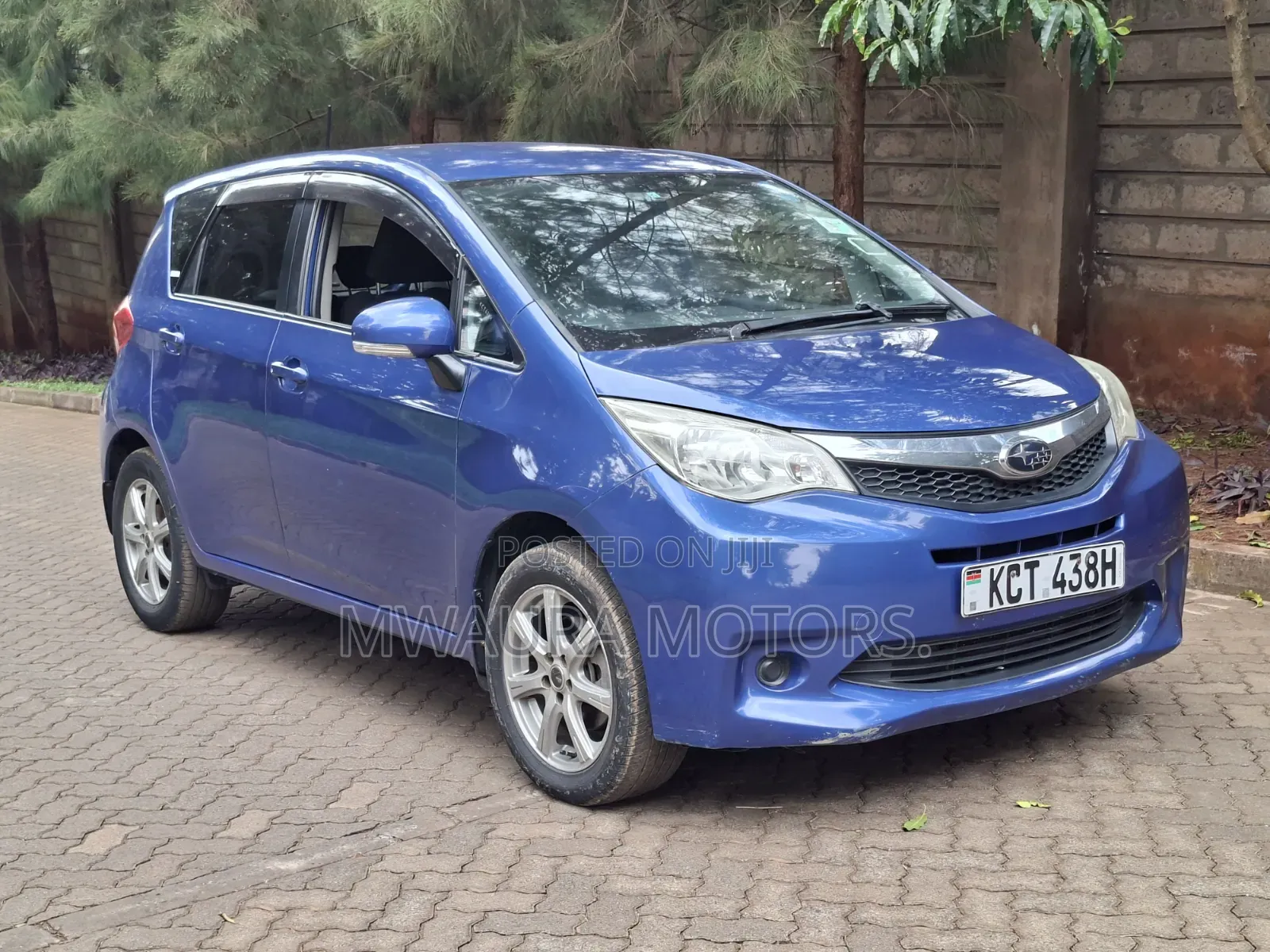Toyota Ractis 2011 Blue