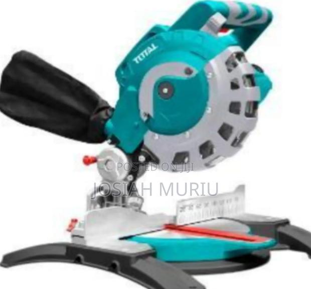 1400w Total Mitre Saw.