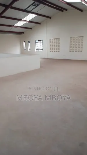 7800sqft Warehouse for Rent in Baba Dogo