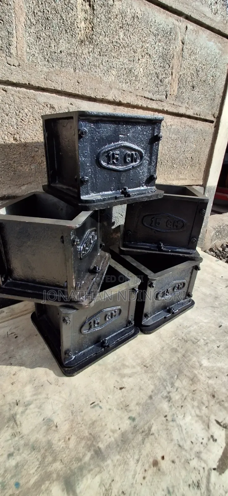 Cast Iron Concrete Cube Mould – Heavy Duty Laboratory Mould