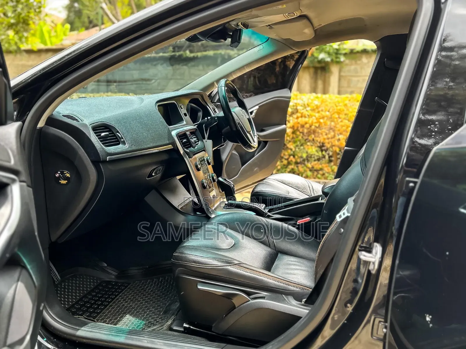 Volvo V40 2018 Black