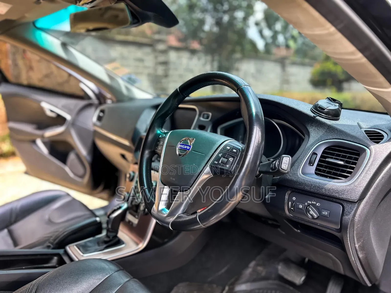 Volvo V40 2018 Black