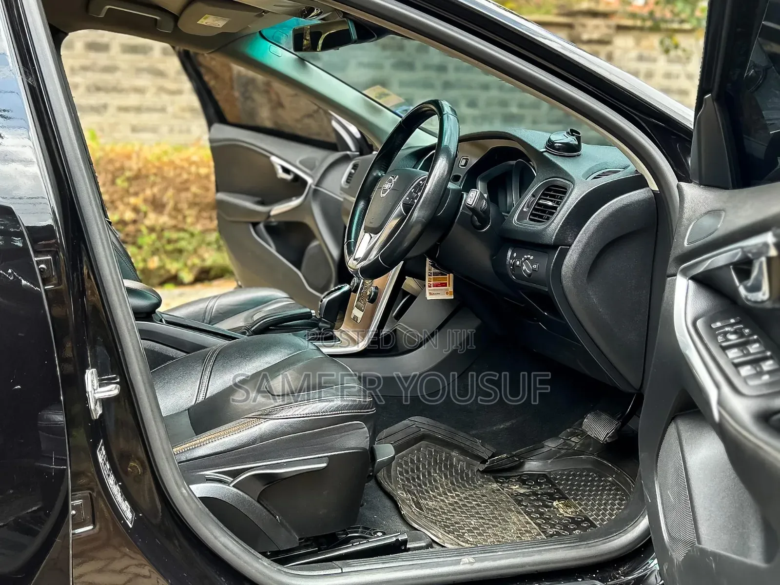 Volvo V40 2018 Black