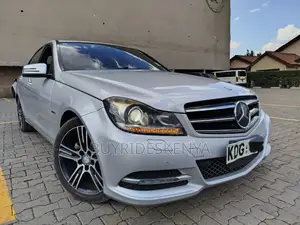 Mercedes-Benz C200 2014 Silver