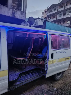 Toyota HiAce 2002 White