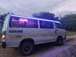 Toyota HiAce 2002 White