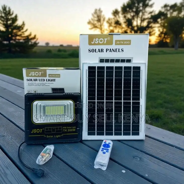 Powerful Illumination 200 Watts Outdoor Security Led Solar Flood Light