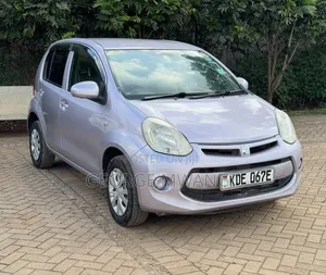 Toyota Passo 2014 Silver
