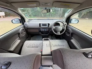 Toyota Passo 2014 Silver