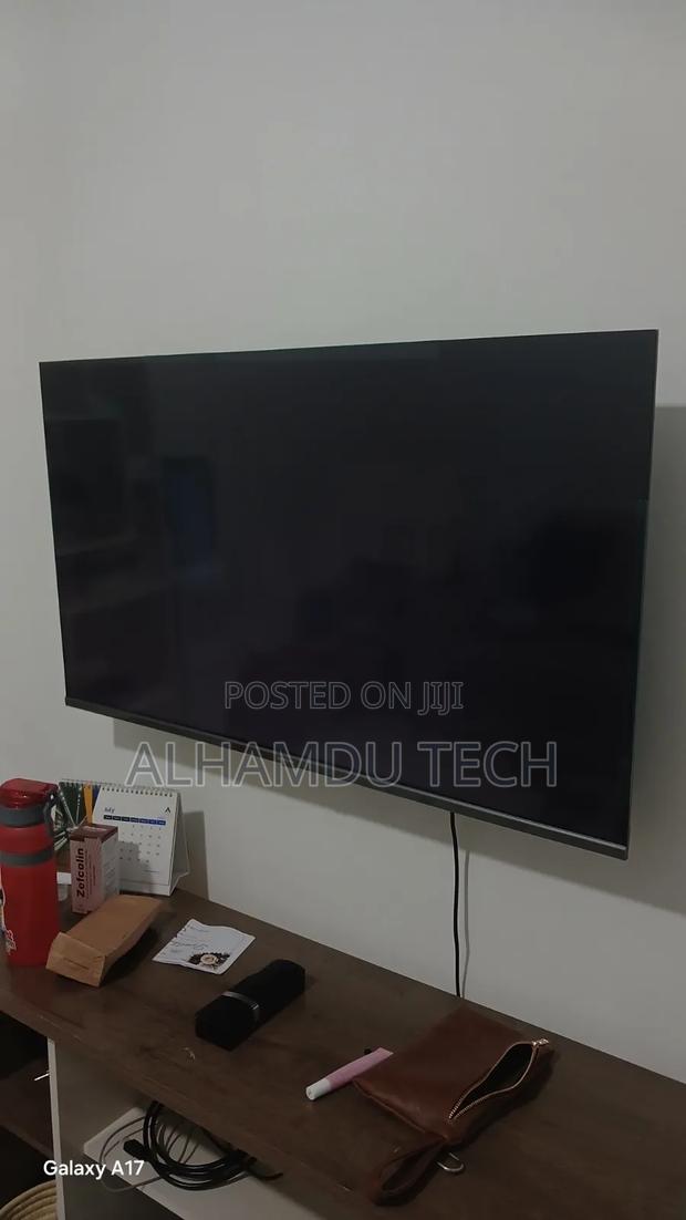 Skyworth 43 inches Full Hd Google Tv Used - thumbnail 4
