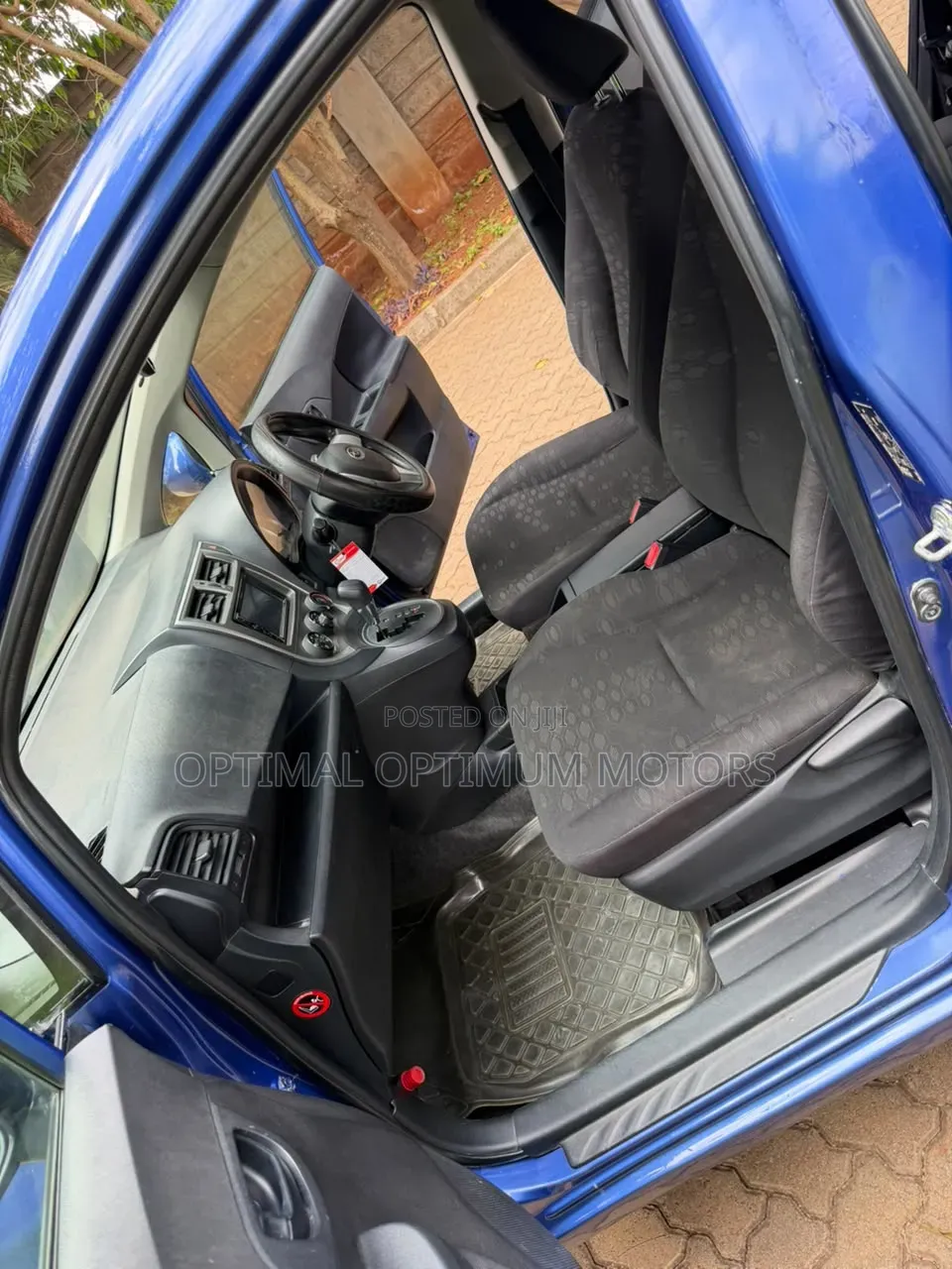 Subaru Trezia 2011 Blue