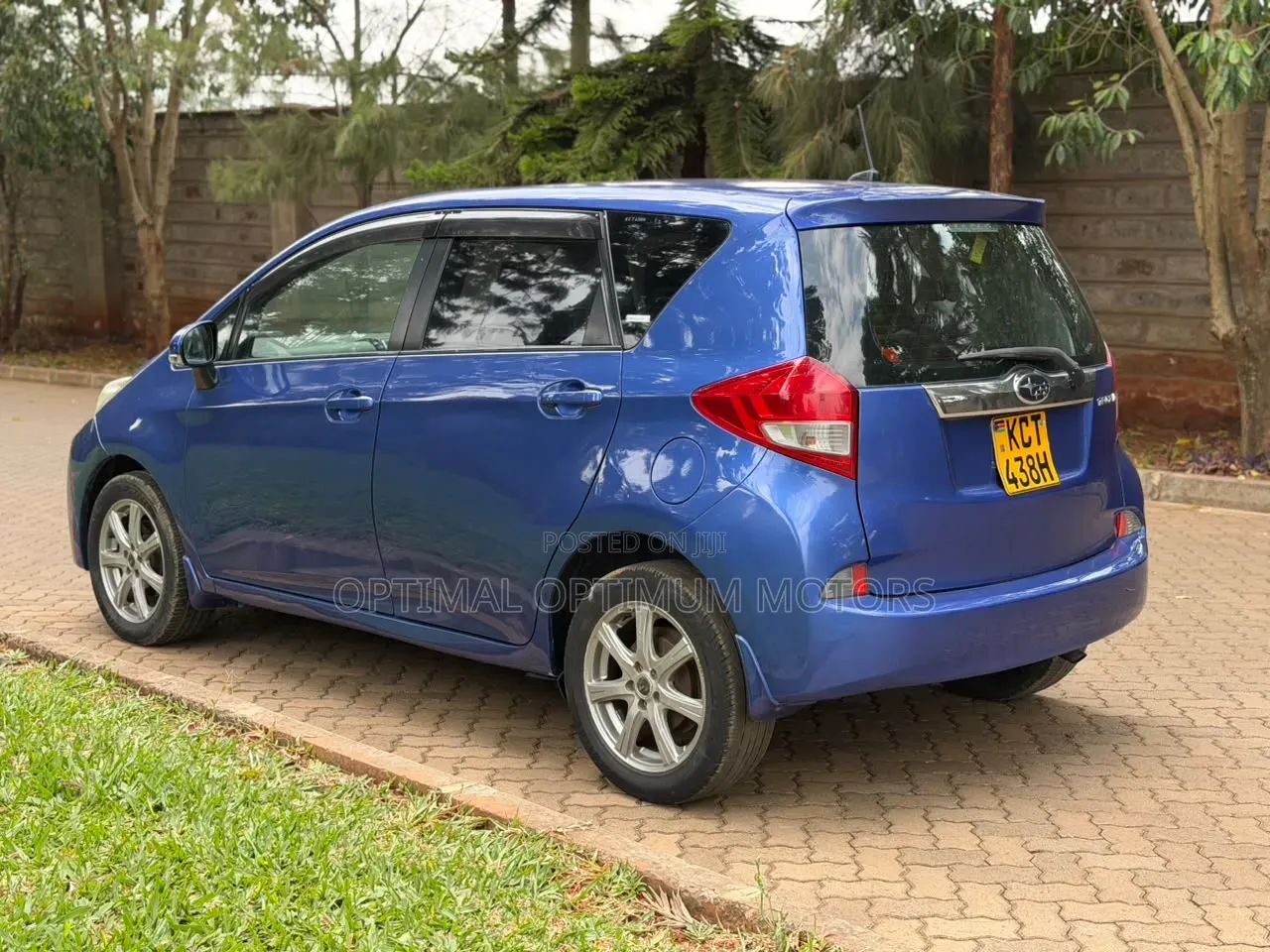 Subaru Trezia 2011 Blue