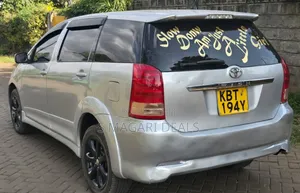 Toyota Wish 2005 Silver