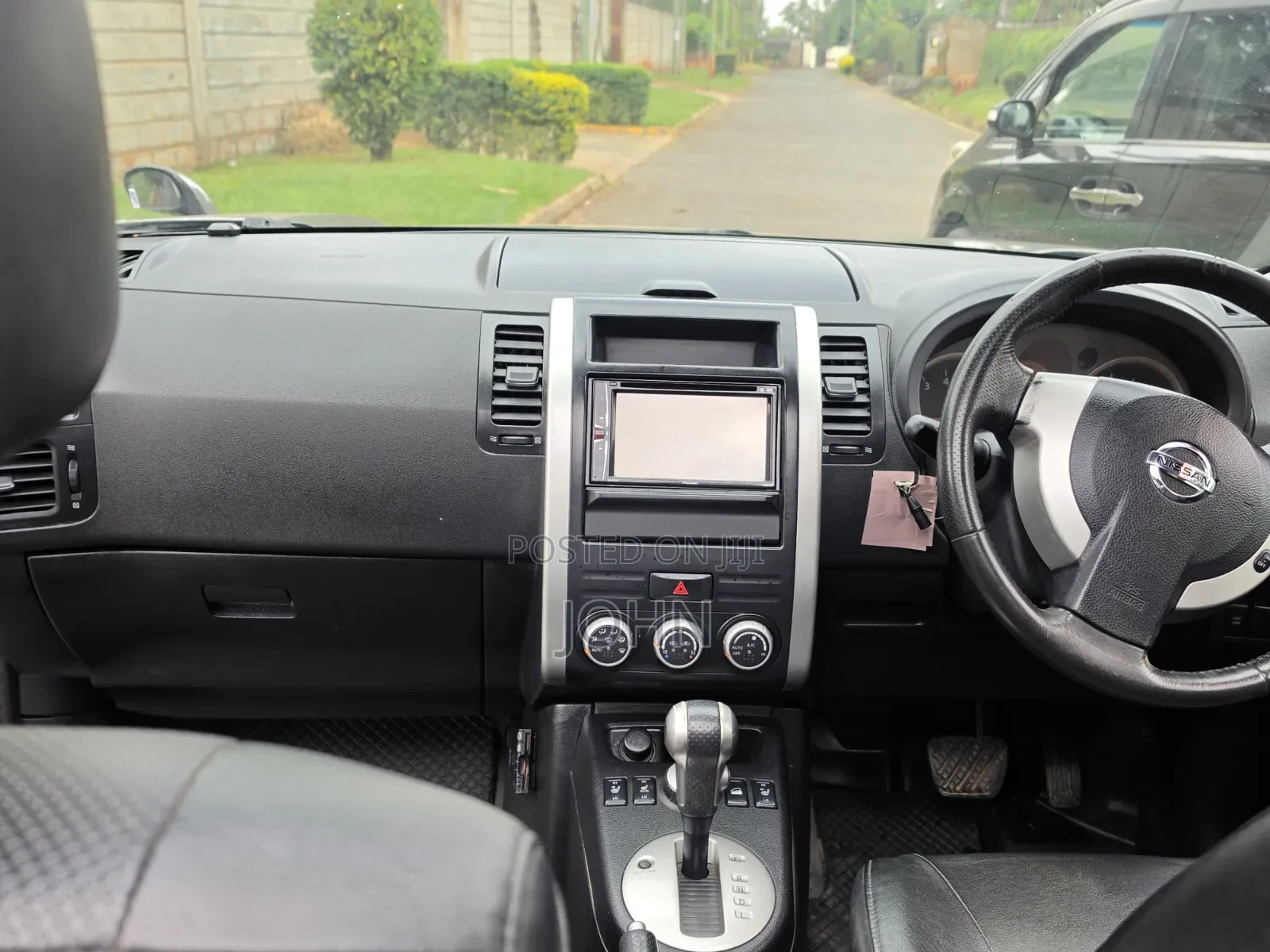 Nissan X-Trail 2.0 Petrol XE 2010 Gray
