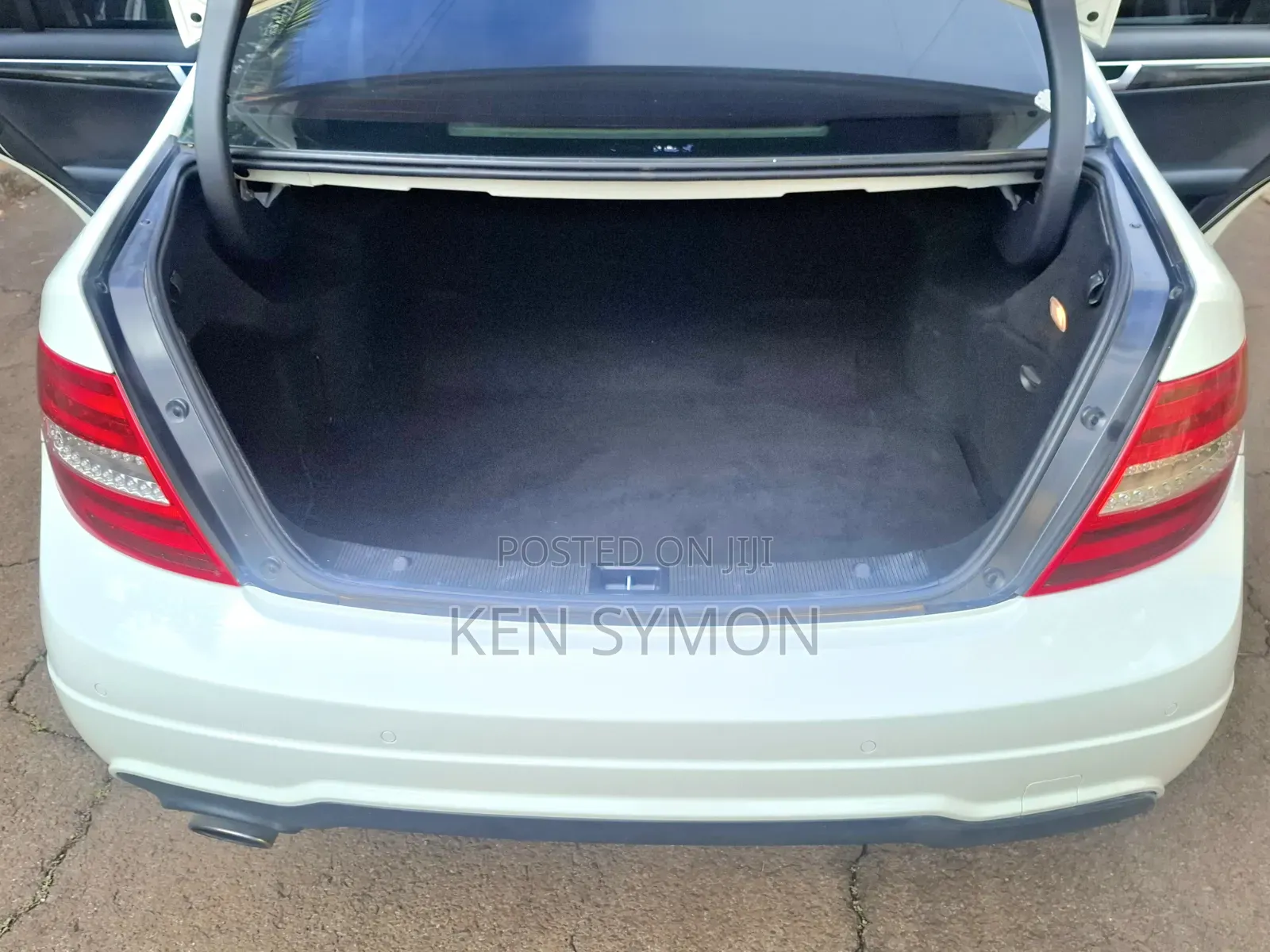 Mercedes-Benz C200 2012 White
